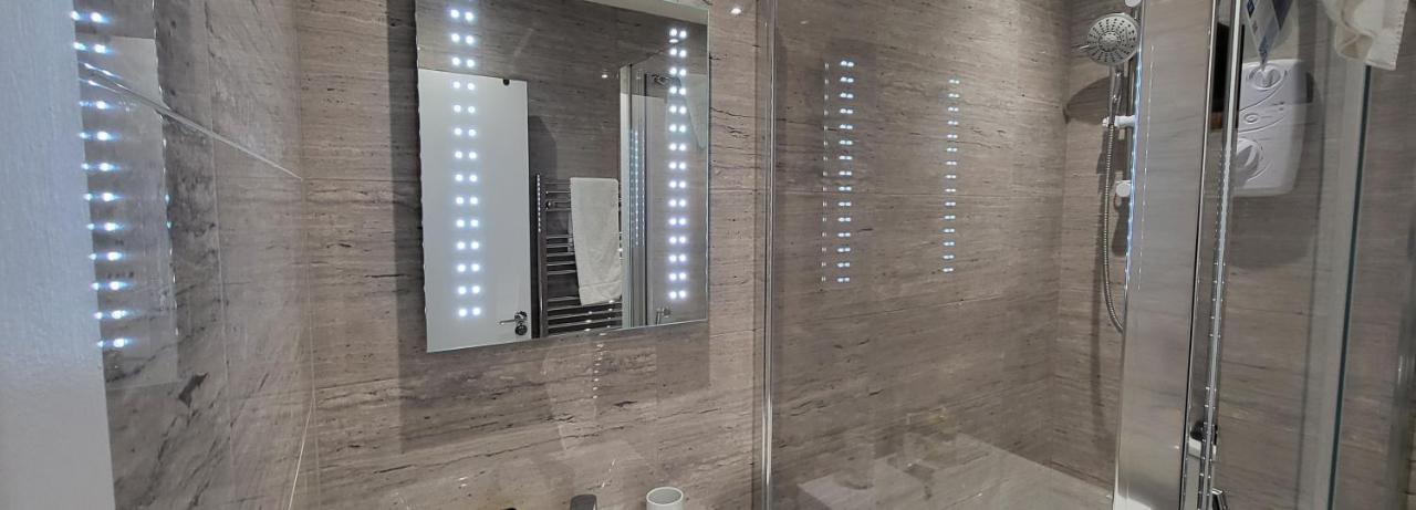 Garland Stylish 1 In Greater Appartamento Londra