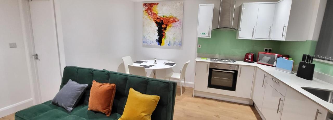 Garland Stylish 1 In Greater Appartamento Londra